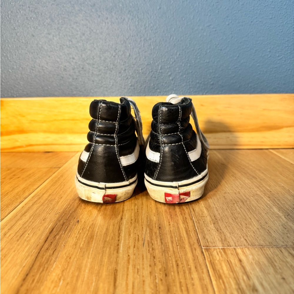 Vans sk8-Hi Black Leather and White High-Top Sneakers mens 7/womens 8.5 - Picture 4 of 11